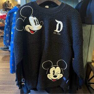 Kids Sherpa Disneyland Black Spirit Jersey NWOT